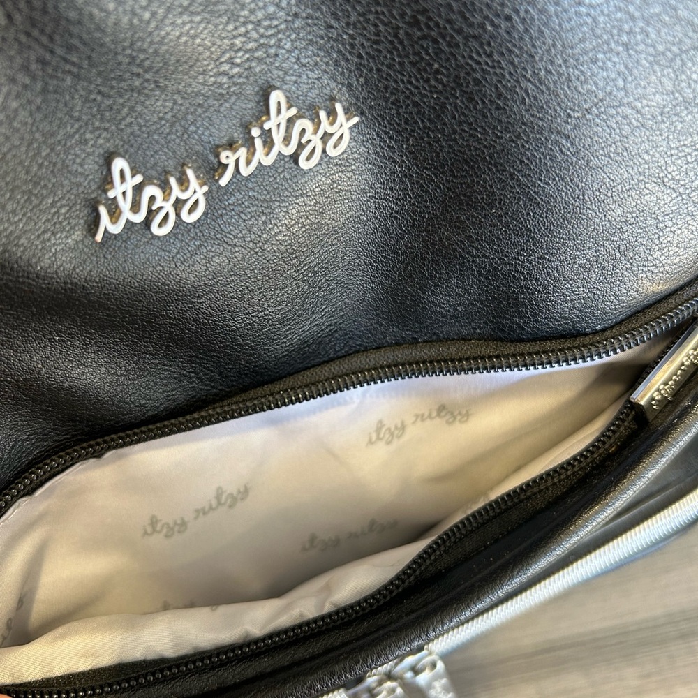 Itzy Ritzy black diaper Backpack - Picture 4 of 15